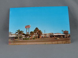Vintage Postcard - The Victoria Motel - Gary Zumdahi Photography - £11.99 GBP