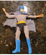 Vintage Mego Batman 8&quot; 1974 Action Figure Original With Cape Belt &amp; Boot... - $762.02 MXN