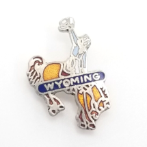 VTG Wyoming Rodeo Cowboy Horse Silver Tone Enamel Lapel Pin Souvenir - $9.99