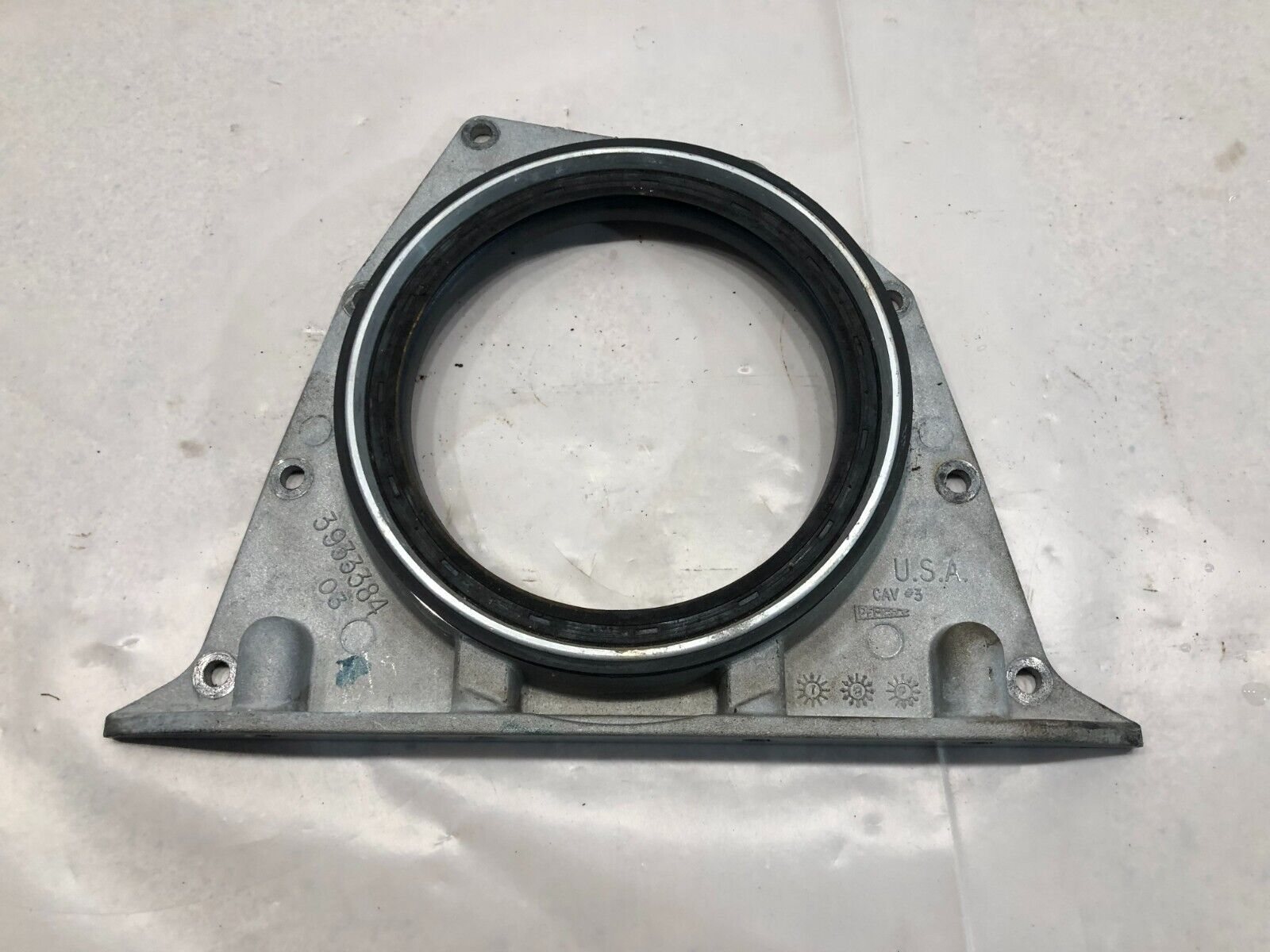 Cummins 8.3 ISC Diesel Engine Rear Main Seal Cover 3933384 OEM - $69.78