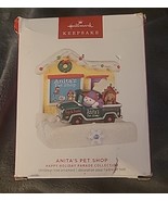 Hallmark Keepsake - Anita&#39;s Pet Shop - Storytellers - 2023 NEW - $265.48 MXN
