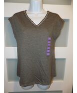 Berkley Jensen Gray Studded Tee Size S Women&#39;s NEW - $423.16 MXN
