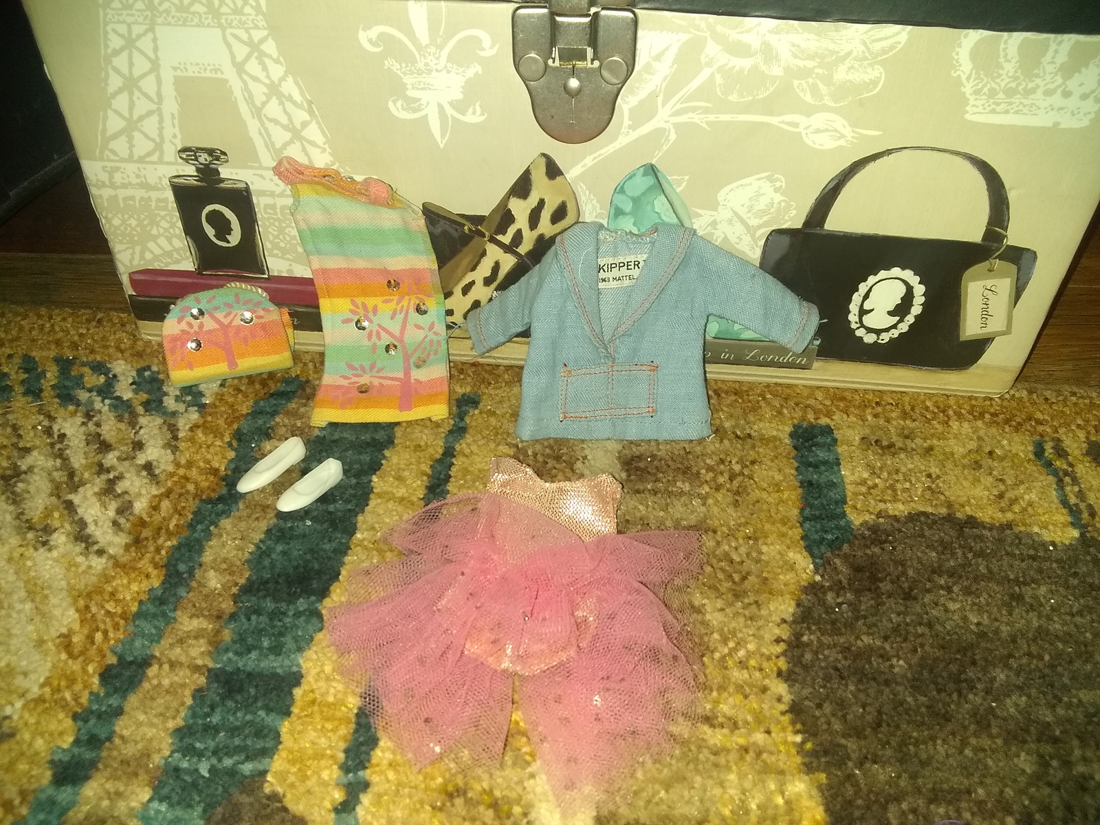 VINTAGE MATTEL ORG. SKIPPER CLOTHES & SHOES, PURSE LOT C - $20.98