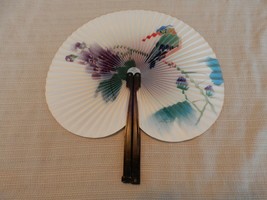 Lovely vintage Chinese white paper folding fan with beautiful bird artwork - $12.00