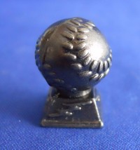 Scene It Twilight Deluxe Baseball Replacement Game Piece Part Pawn Token - £3.49 GBP