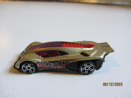 2001 Hot Wheels Side Draft Gold Black HW Cyborg Assault RR 625 - $9.99