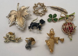 Lot of vintage pins brooches angels cat Christmas ornament leaf - £13.03 GBP