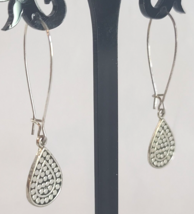 Textured Circles Teardrop Dangle Earrings Silver Color - £5.30 GBP