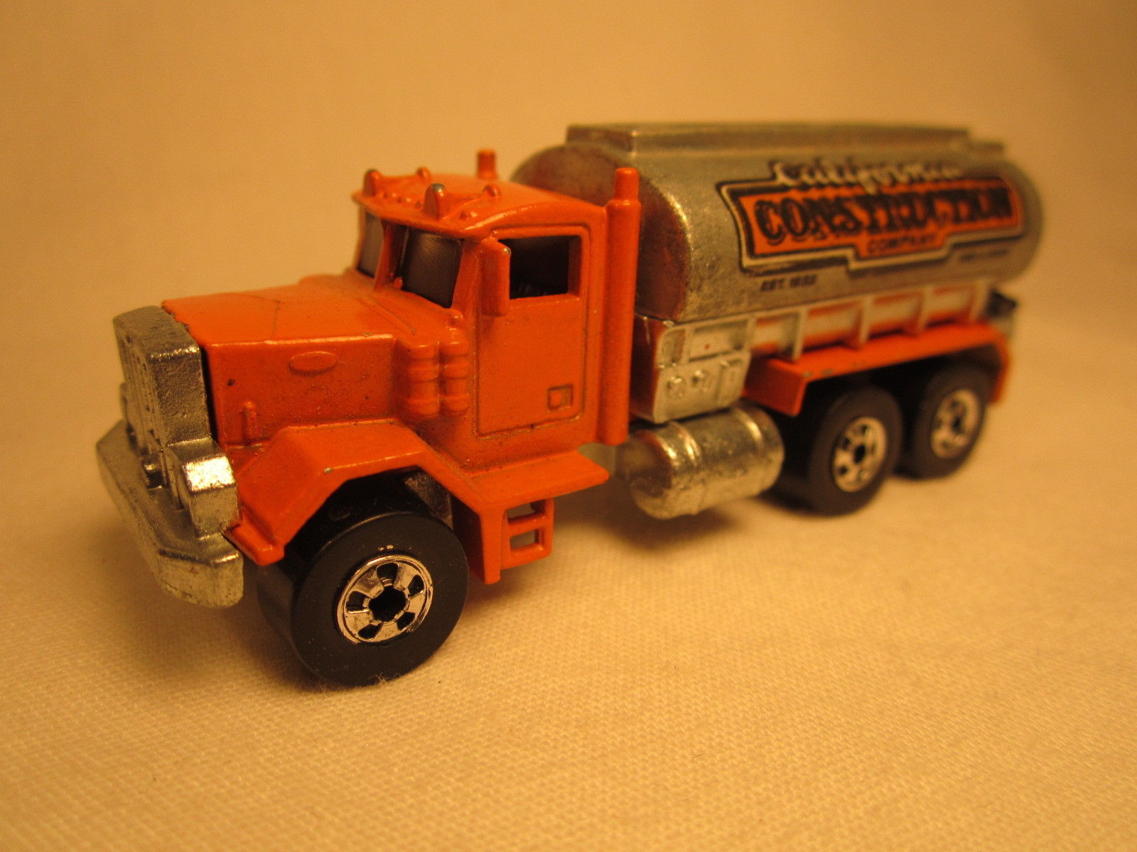 HOT WHEELS 1979 Peterbilt CALIFORNIA CONSTRUCTION COMPANY [Z203b3] - $9.57