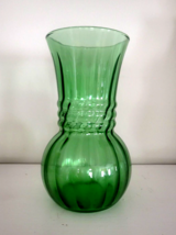 Vintage Anchor Hocking Emerald Green Glass Optic Swirl Vase 6 1/2&quot; - £10.21 GBP