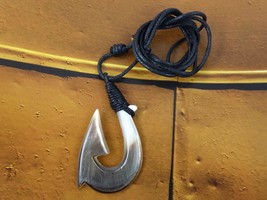 Maori Large Fish Hook Necklace, Hei Matau, Hand Carved, Lashed, Mother of Pearl, - £12.59 GBP