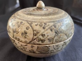 Antique 15th C pottery, Sawankhalok large  ceramic box, Swankalok Thaila... - $400.00