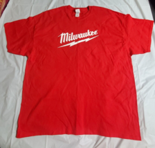 Milwaukee Tools T Shirt Adult 2XL XXL Red Spell Out Gildan Mens Casual - £9.89 GBP