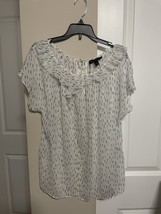 Banana Republic Women&#39;s Ivory Short Sleeve Blouse Size S - e609 - $102.09 MXN