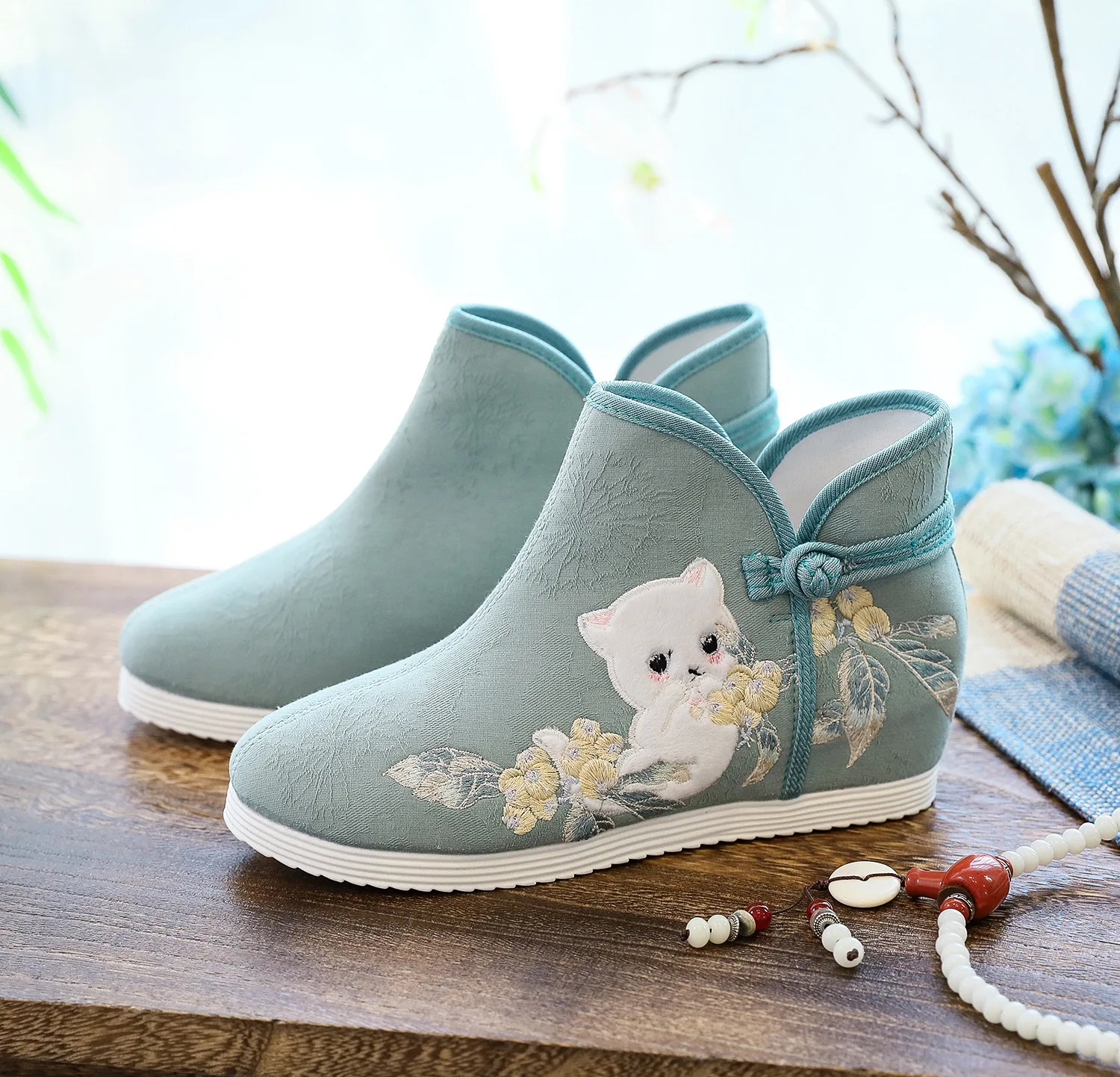 Retro Women Embroidered Cotton Cute Cat Short Flat Boots,Autumn Ladies Casual Ch - £212.81 GBP