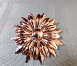 Vintage Silver Tone Flower Power Brooch Pin - $131.94 MXN