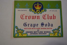 CROWN CLUB Grape Soda  Crown Bottlers Jefferson  WIS   Label . inv,14 - £3.99 GBP