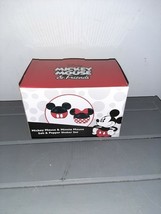 Disney Mickey Mouse &amp; Friends Ceramic Mickey and Minnie Salt &amp; Pepper Sh... - $331.26 MXN