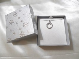 Department Store 18&quot; SS Christmas Wreath Diamond Pendant Necklace HL604 $100 - £23.74 GBP