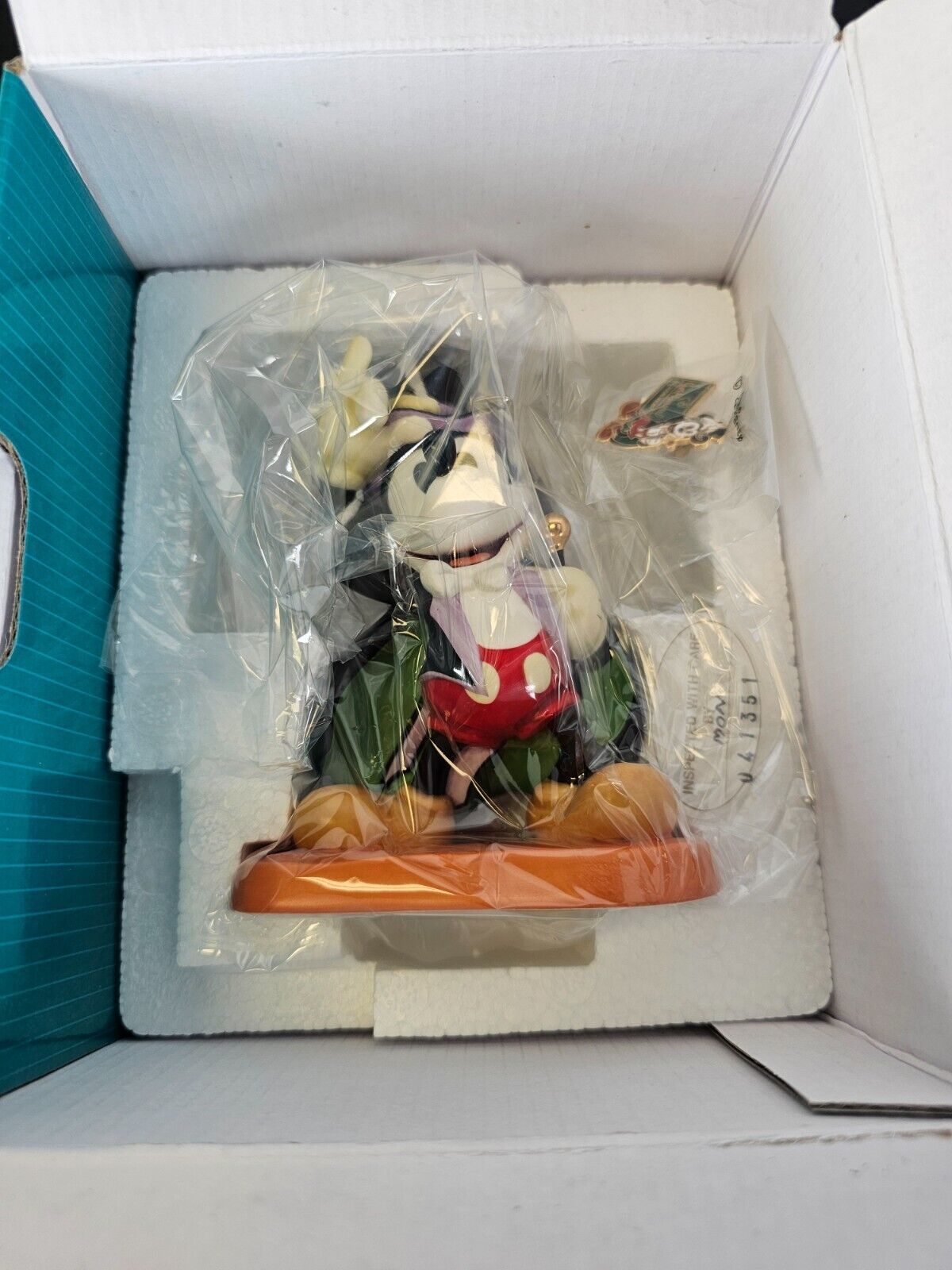 MAGICIAN MICKEY ON WITH THE SHOW WDCC 1997 Member Sculpture w/ Pin, COA ... - $29.65