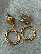 Vintage Trifari Signed Marked Pinched Oval Goldtone w Twist Open Circle Dangle - £10.46 GBP