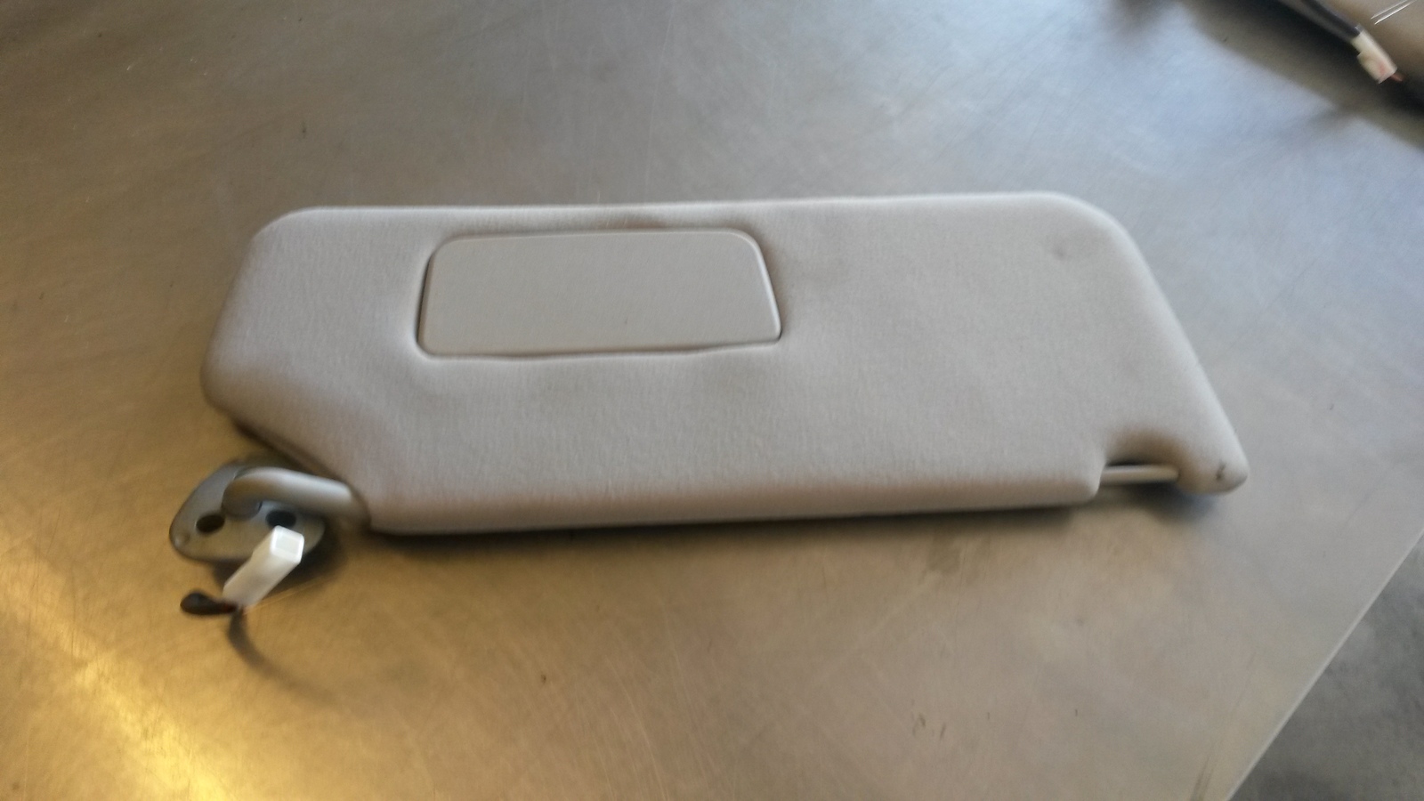 Passenger Right Sun Visor For 11-14 Toyota Sienna LE 3.5 - $41.58