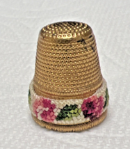 Vintage Thimble w Micro Petite Point Pink Rose Floral Band Gold Tone Metal - $448.52 MXN