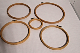 Vintage Lot Of 5 Wood Embroidery Hoops Various Sizes Unbranded  - $21.28
