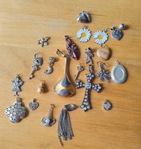 lot of 22 vintage mixed pendants including a large cross a locket angel ... - $222.58 MXN