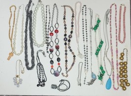 VINTAGE Costume Jewelry Lot- 19 Necklaces  from  20&quot;-32&quot;  Beaded (Lot of 19) - $28.02