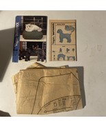 Vintage Vogue Butterick Sewing Pattern 8342 Cat Dogs Uncut - $190.20 MXN