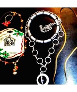 Beautiful vintage jewelry lot 3 necklaces 1 bracelet 1 ring and 1 brooch - £20.97 GBP
