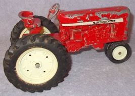 Vintage Ertl USA  International Harvester IH Narrow Front Farm Tractor Steel Toy - £19.83 GBP