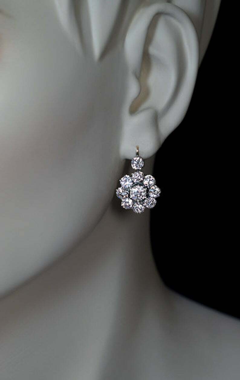 2Ct Corte Redondo D/VVS1 Racimo de Diamantes Aro Pendientes Clip 14K Oro Blanco Item image 3