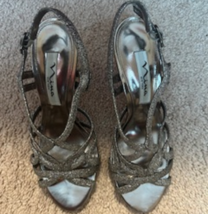 Women&#39;s Heels Silver Sparkle Brand: Nina New York Size 6M Heel 3 1/2 Inch - £29.57 GBP