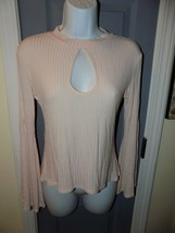 Charlotte Russe Pink Ribbed Keyhole Long Sleeve Shirt Size M Women&#39;s EUC - £14.58 GBP