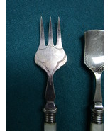 JB - B  EPNS England silverplate/ mother of pearl servers, 6&quot; [silv] - $75.81 CAD