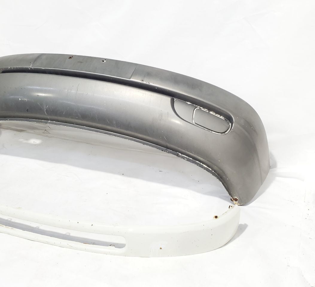 1997 1998 1999 2000 2001 2002 2003 Volkswagen Eurovan Rialta OEM Front Bumper  Item image 5