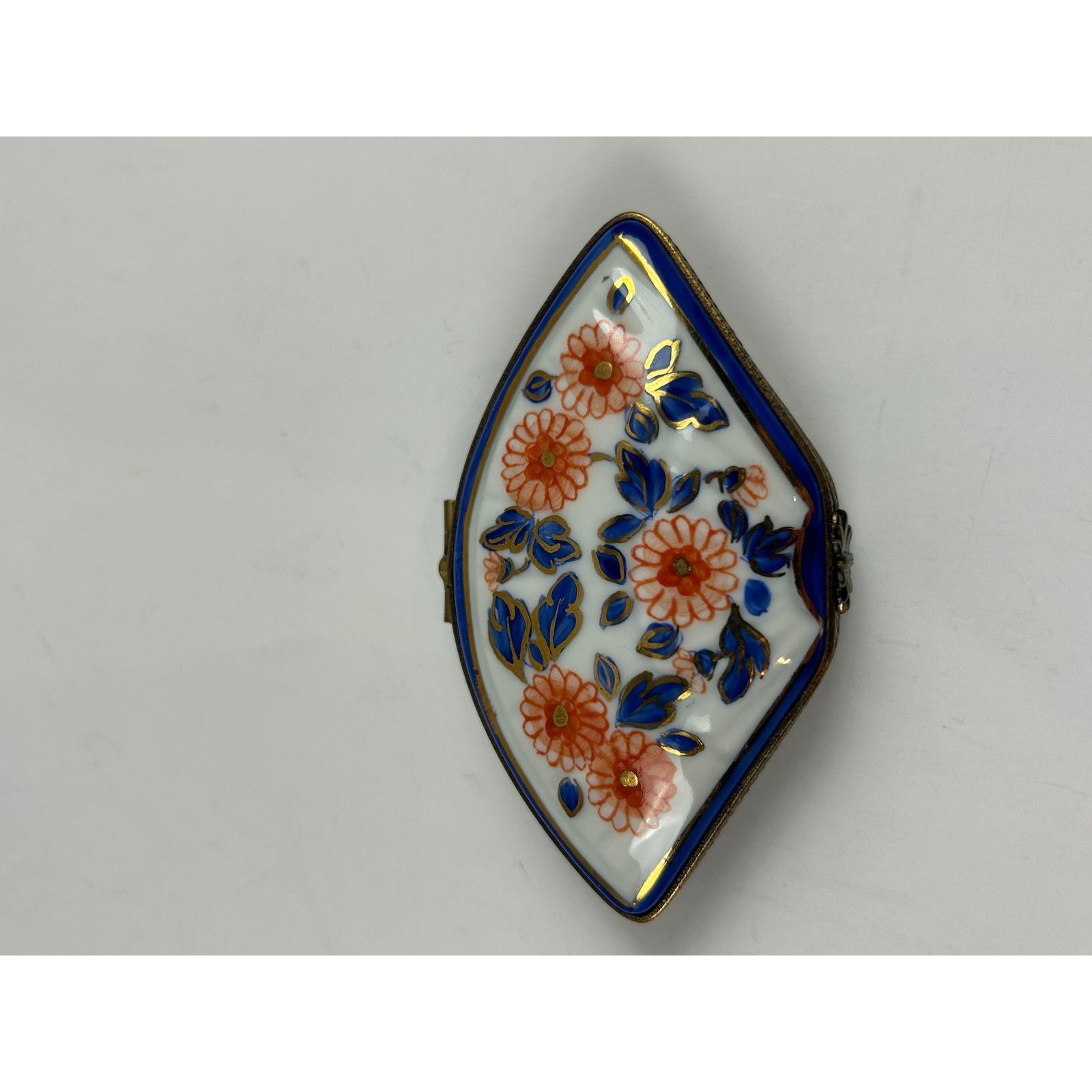 Hand-Painted Limoges Peint Main Trinket Box – Chamart Exclusive Floral Design Item image 6