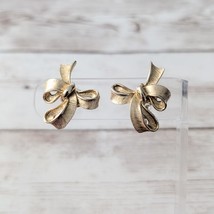 Vintage Trifari Clip On Earrings Gold Tone Bow - $15.99