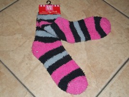 womens cozy socks 1 pair new size 9-11 Love in the air - $13.00