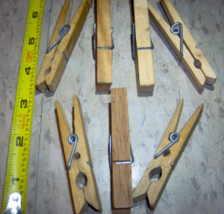 7 Vintage wood spring clothespinsWooden 4 Large +3 small - $597.09 MXN