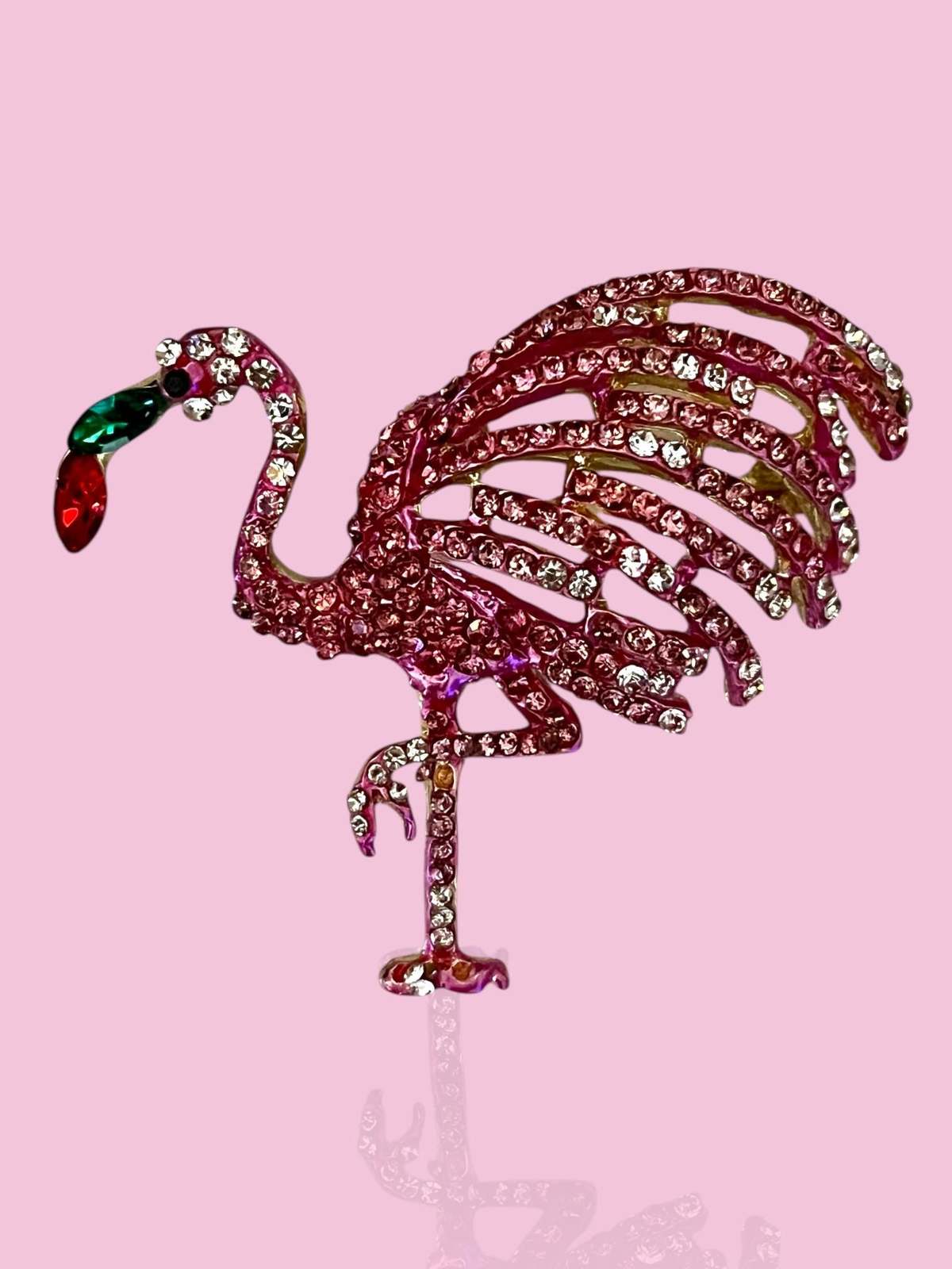 Sparkling Flamingo Brooch Pin: Vintage Glam for Your Outfit
