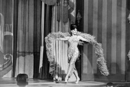 Natalie Wood strutting across stage stripping from Gypsy 4x6 inch real p... - $4.75