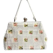 1940s 50s VTG Grandee Bead White Bead Purse Pink Flowers Kiss Clasp 12&quot; ... - $69.04 CAD