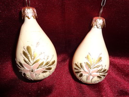 Two Vintage Tear Drop Cream Colored Ornaments (#2656) - £18.87 GBP