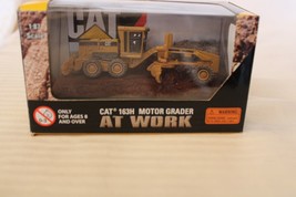HO Scale Norscot, Caterpillar 163H Motor Grader With Case, Die Cast BNOS - £63.80 GBP