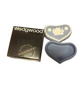Wedgwood Jasperware Heart-Shaped Trinket Box Blue White Classical Relief... - $7.61 CAD