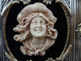 CFL41b-20) Framed Cameo Girl In Floppy Hat Sailor Brass Desk Shelf Wall Art - £46.96 GBP