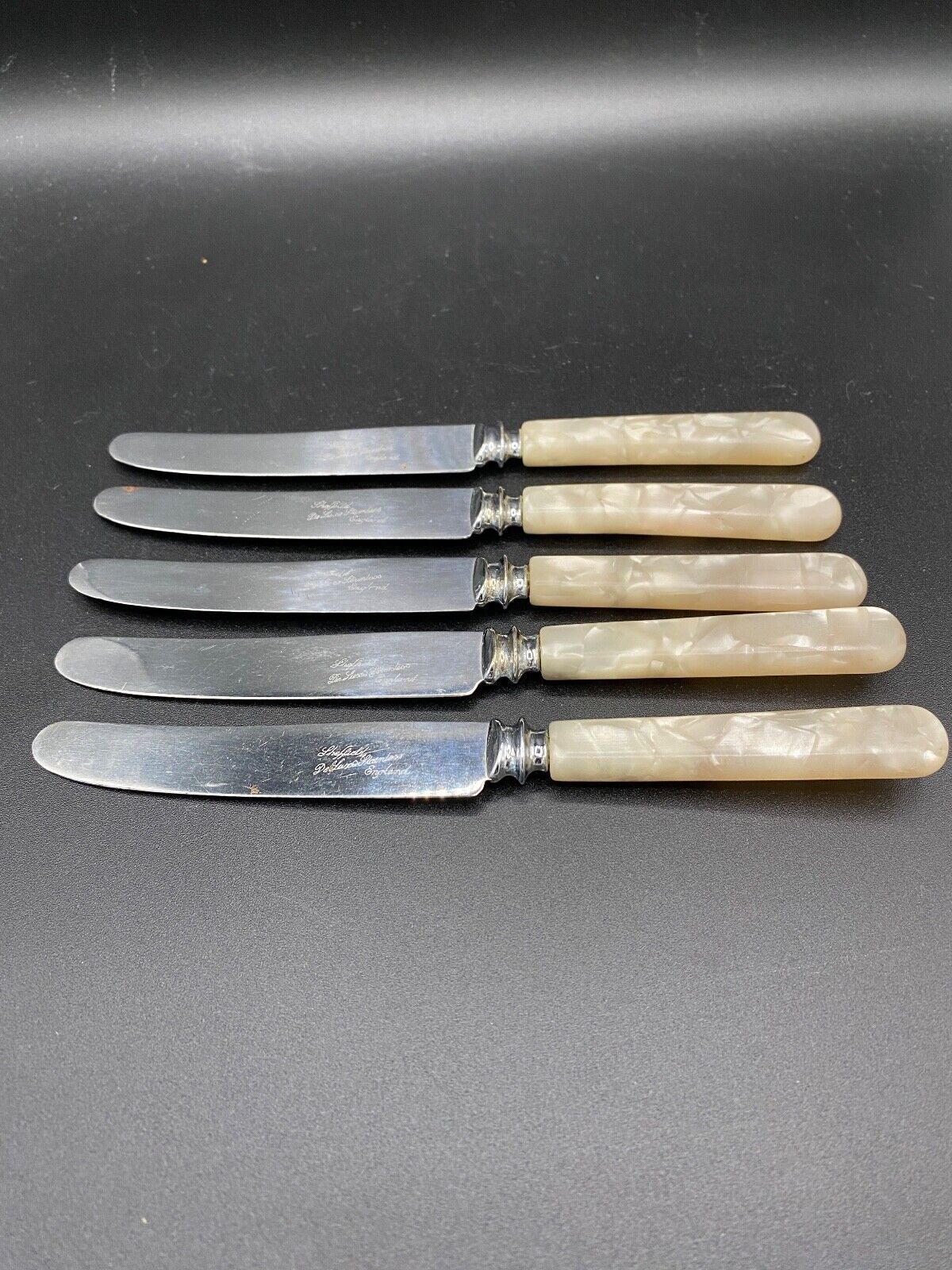 DeLuxe Cheese Knife x 5. Bakelite faux abalone handles, stainless steel VTG UK - $20.50